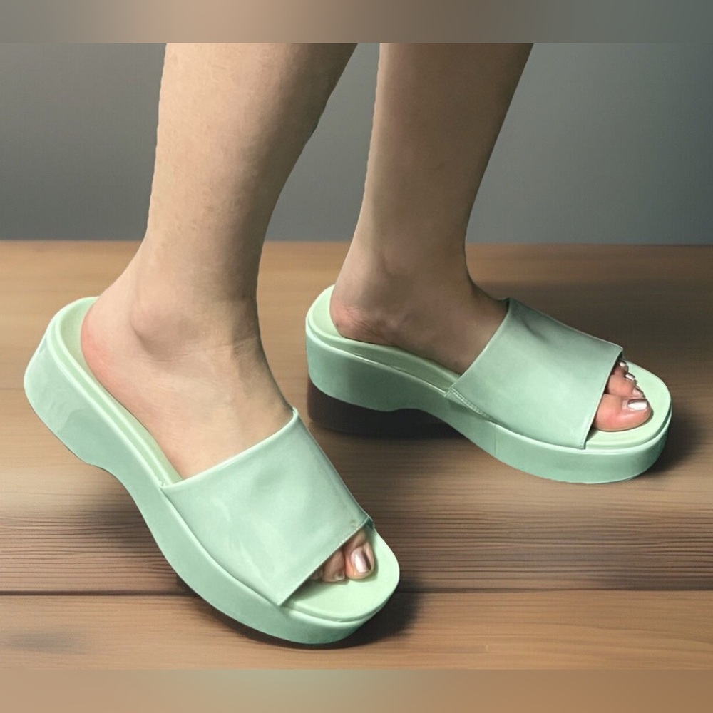 NIB [Vionic] Trista Slide Platform Sandals in Menta Patent (green) Womens 7 or 8 - Picture 9 of 17